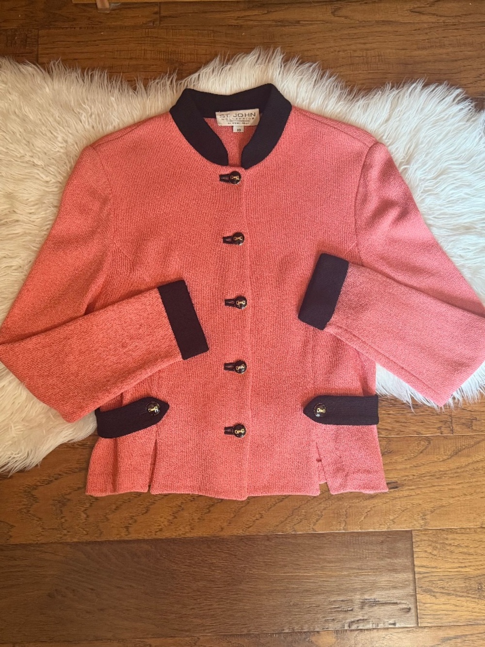 Sophisticated St. John Tailored Passion Pink & Black Blazer - Picture 4 of 8